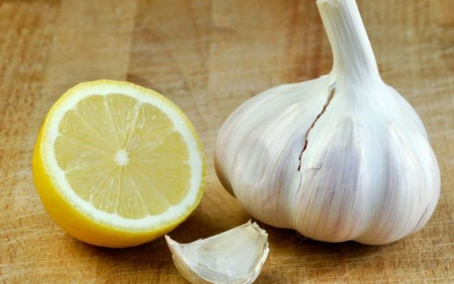 Bí Quyết Thanh Lọc Không Gian Sống: Sức Mạnh Diệu Kỳ Từ Chanh và Tỏi